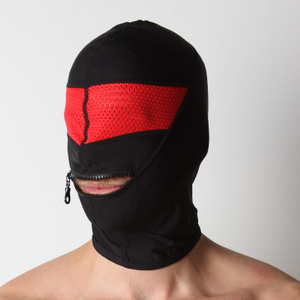 Bandit Zipper Hood - Black/Red