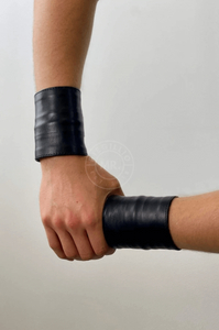 Leather Wrist Wallet